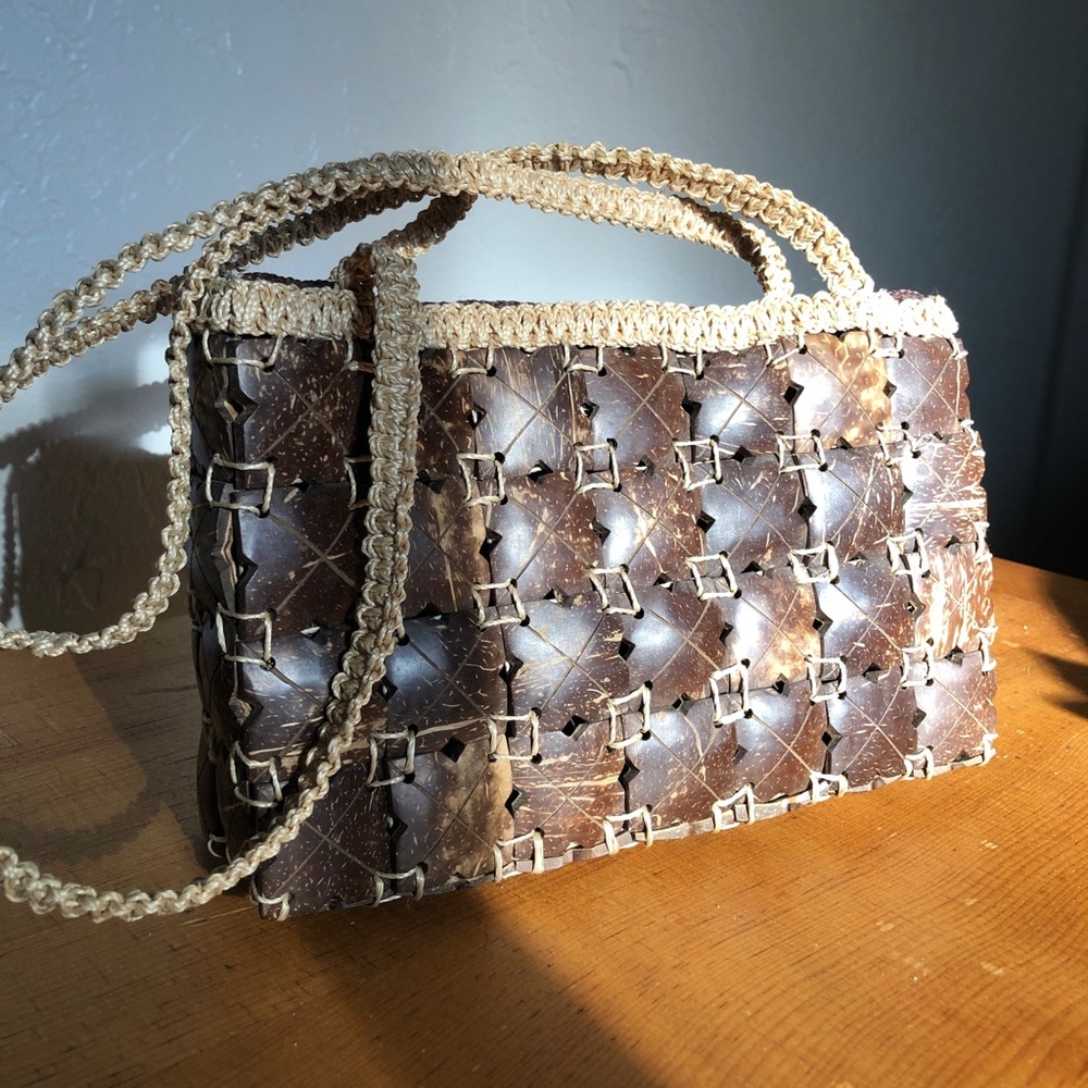Wood shell purse - Picture 2 of 5